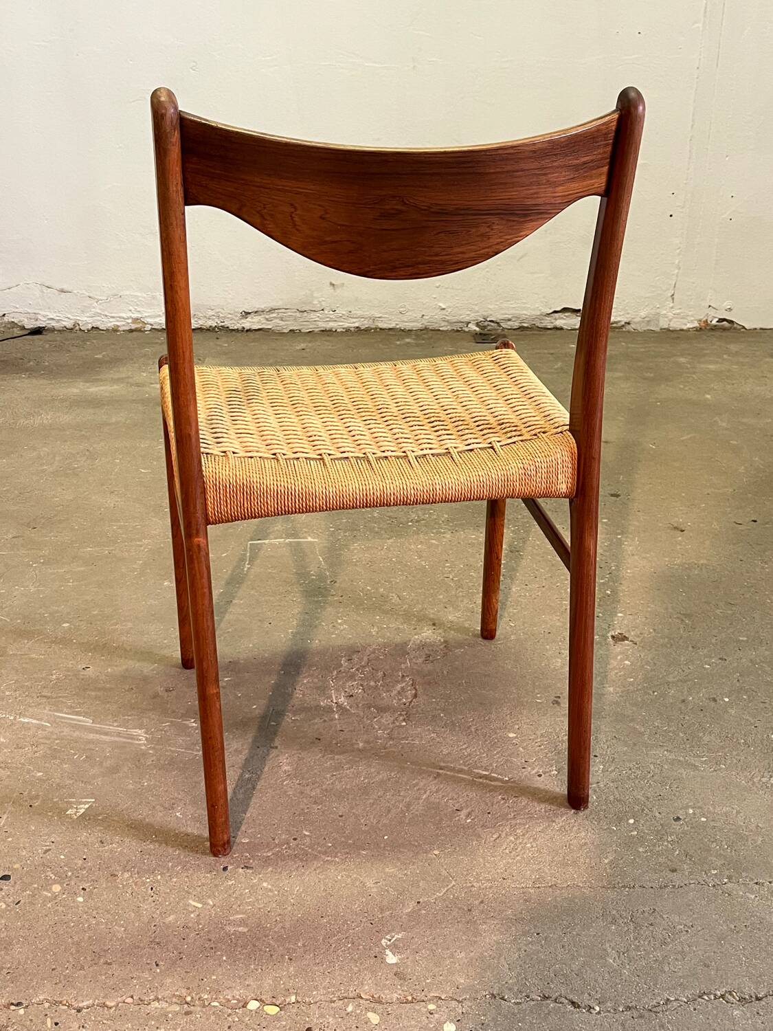 6 Scandinavian chairs in rope