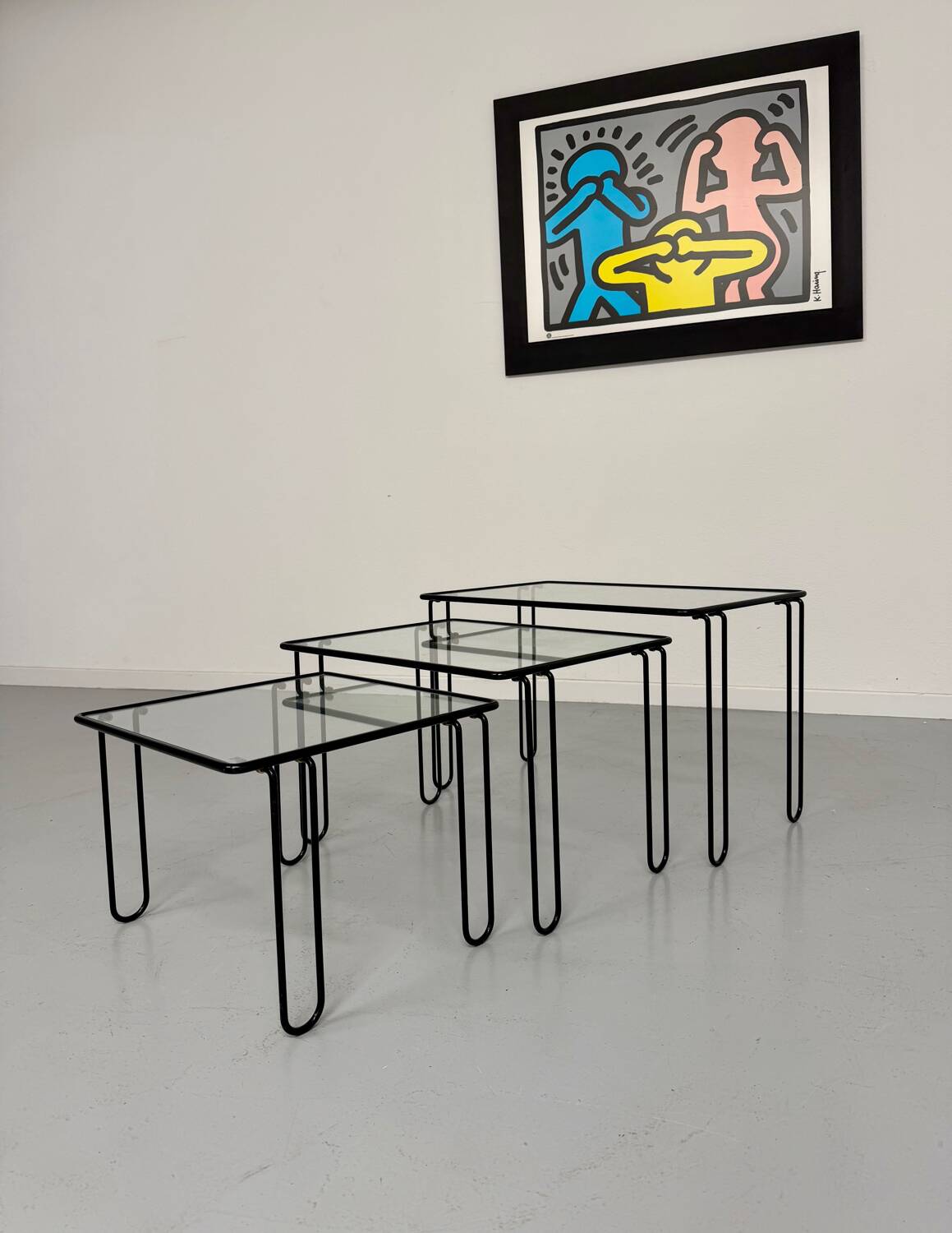 Vintage Italian design nesting coffee table in metal and glass from the 1980s