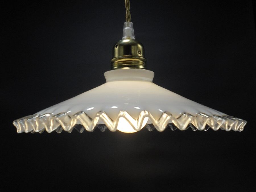 Suspension en opaline