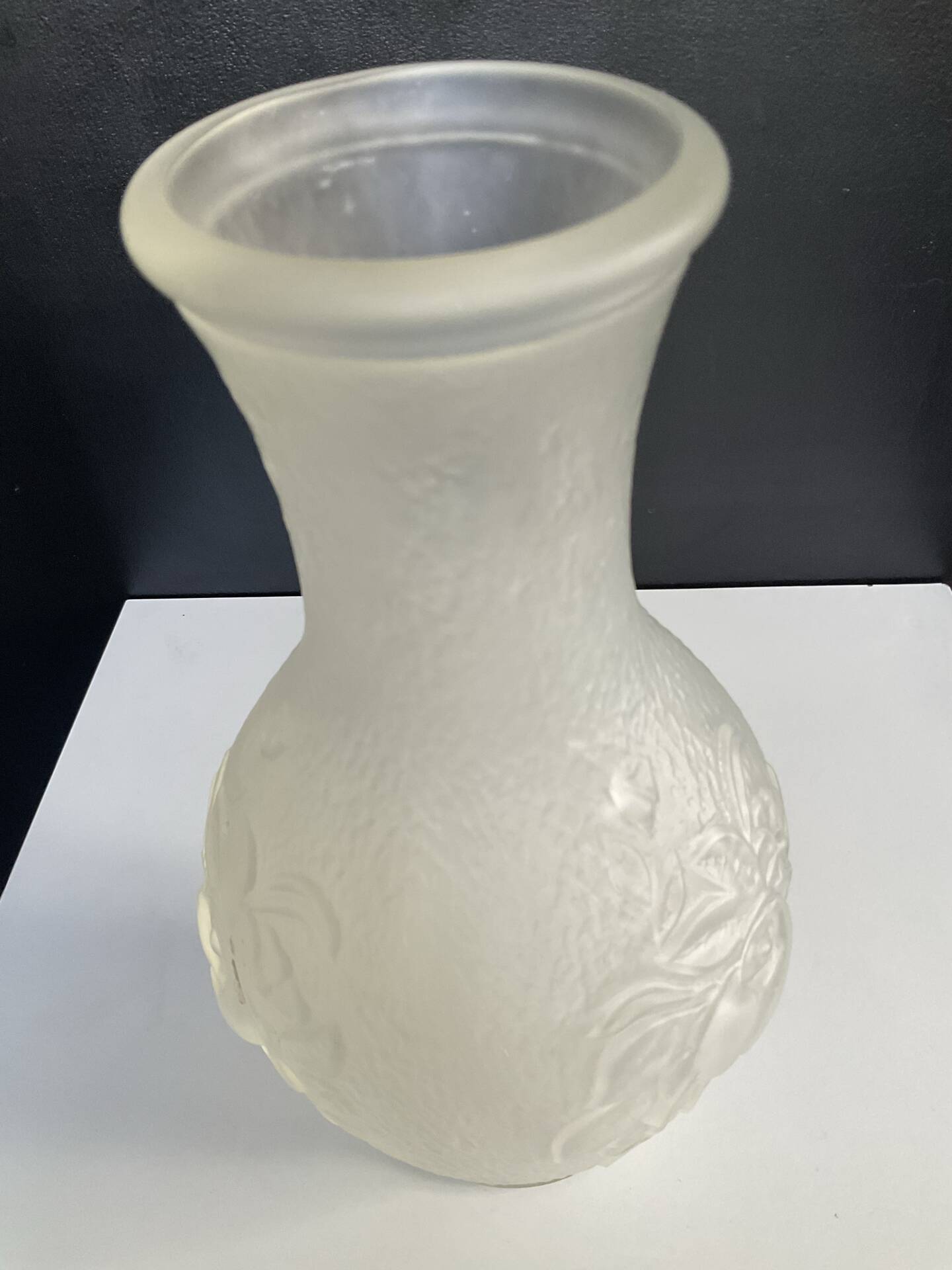 Large Italian frosted glass vase from the 1970s.