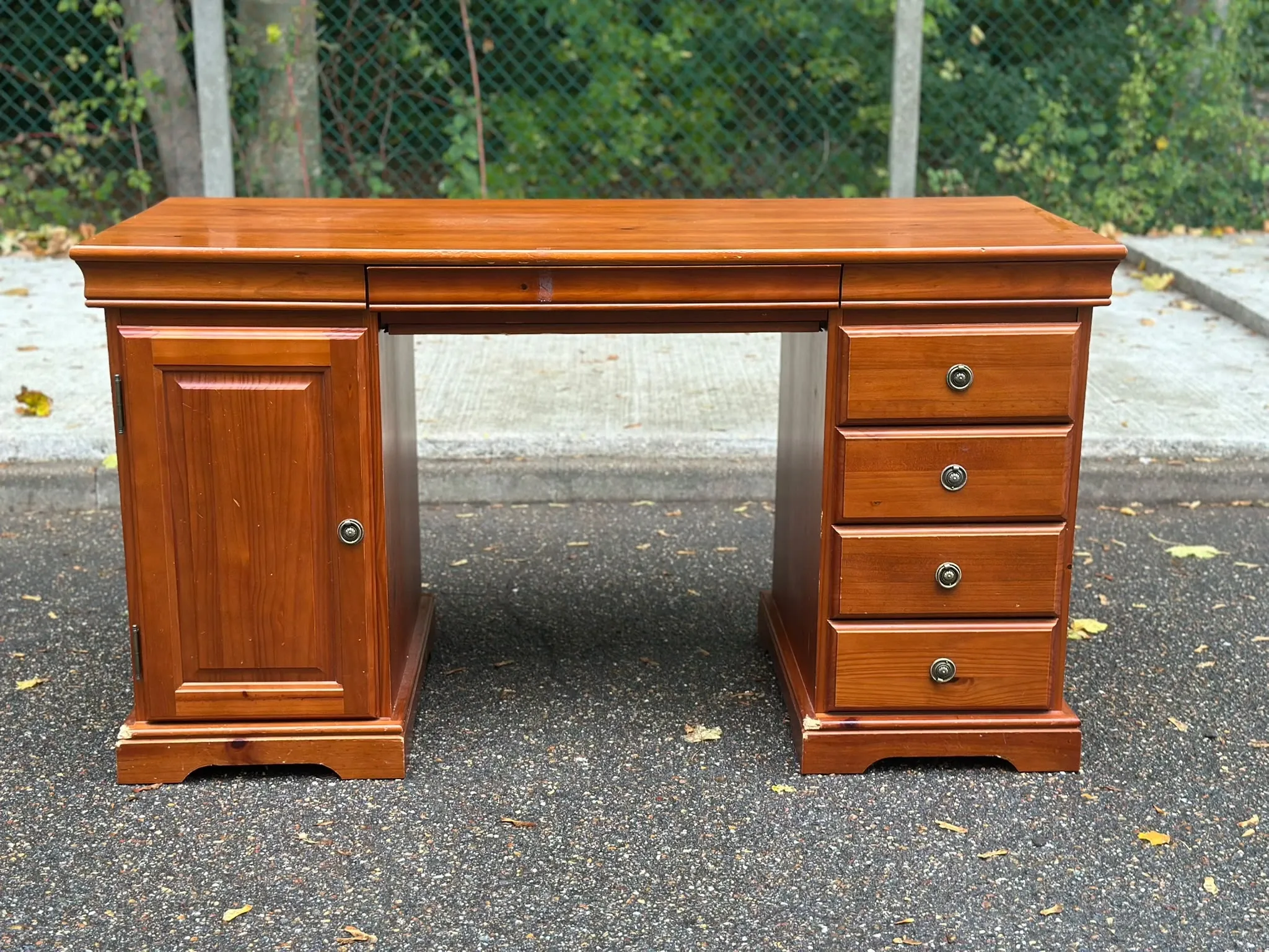 Minister's desk solid wood drawers storage keyboard shelf 140x60 1980