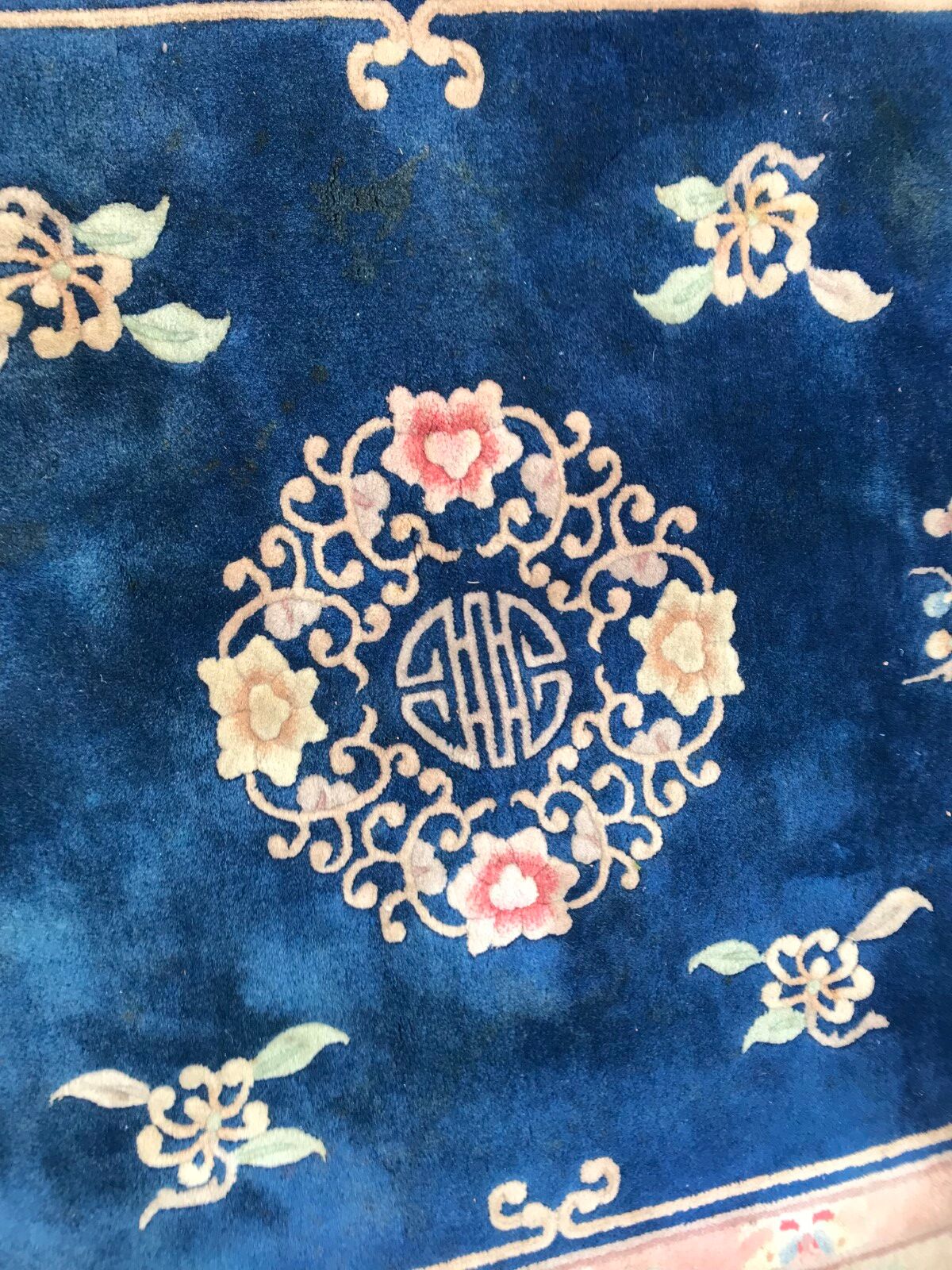Chinese carpet  vintage 140 x 200 cm