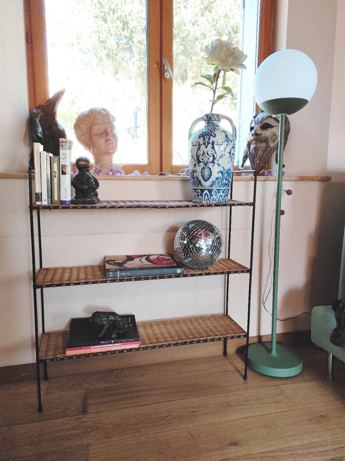 Rattan shelf and metal foot 50s