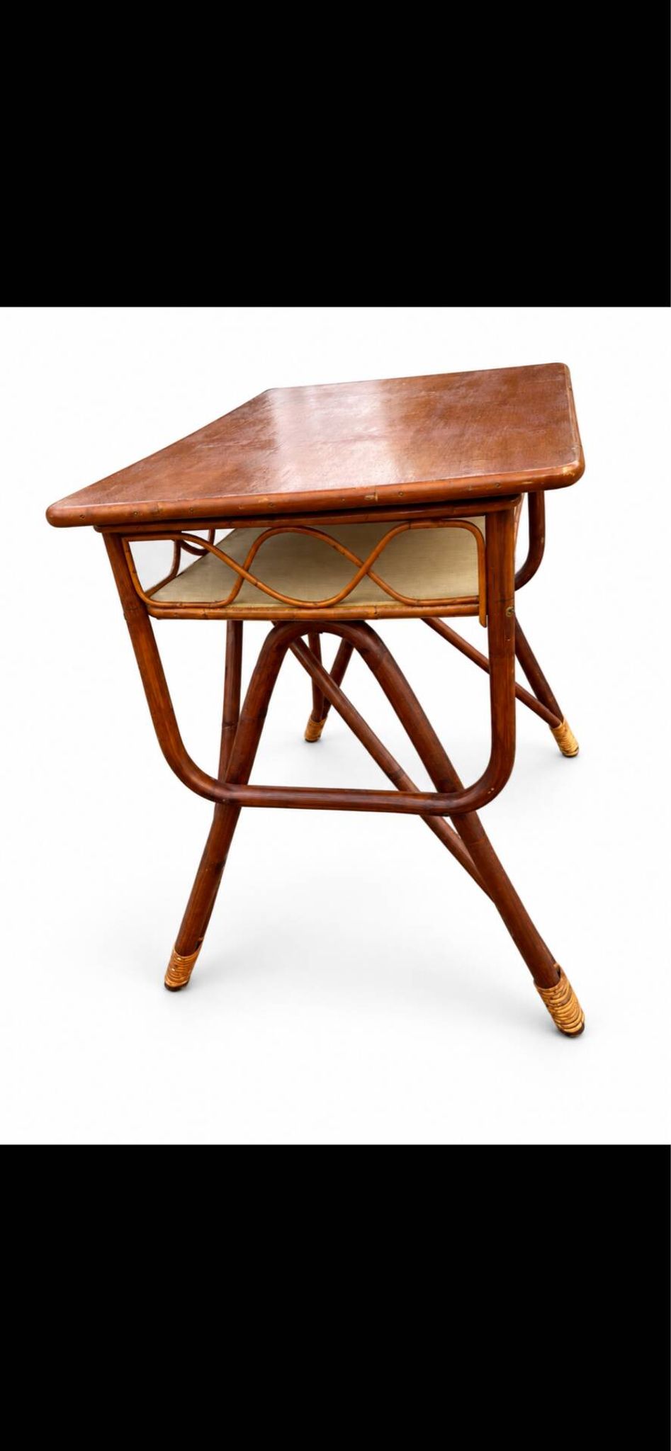 Table vintage en rotin et bambou courbé – Années 1960-1970
