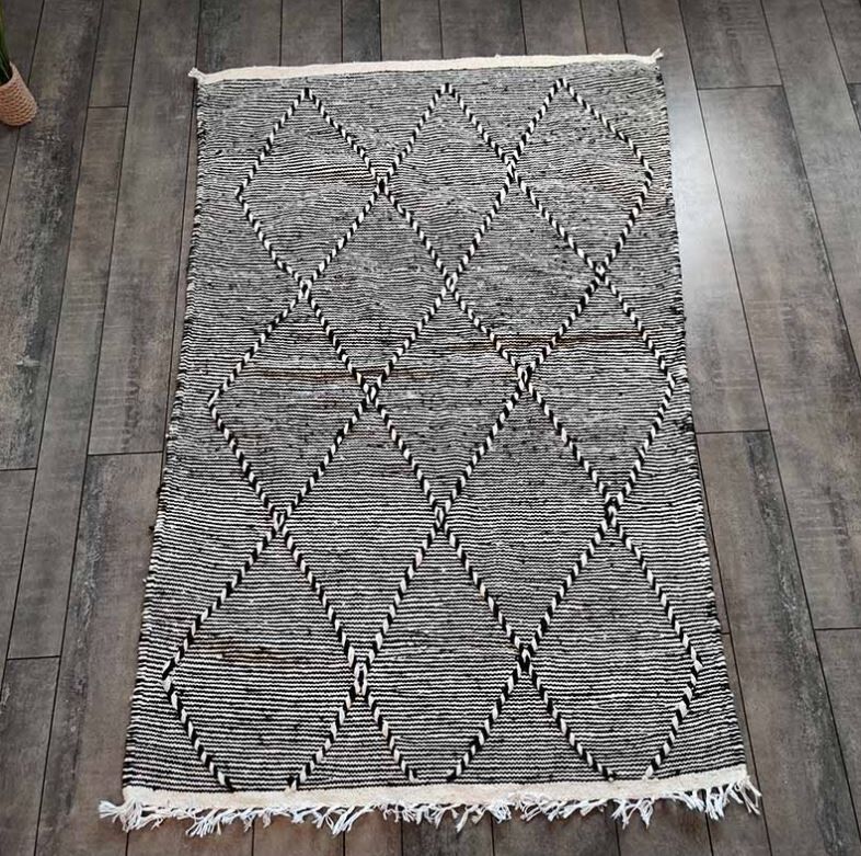 Black zanafi carpet 100x160 cm