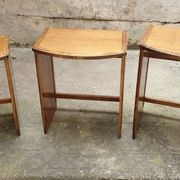 Tables gigognes en bois clair
