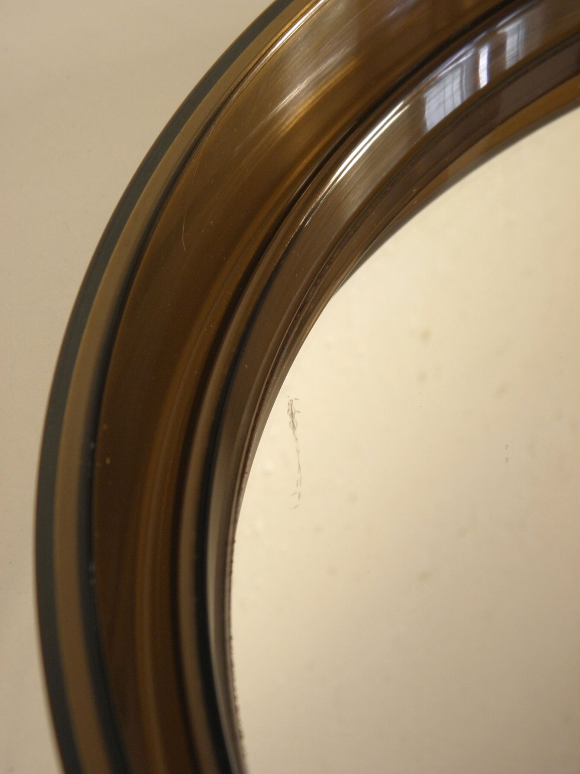 Round mirror 70s