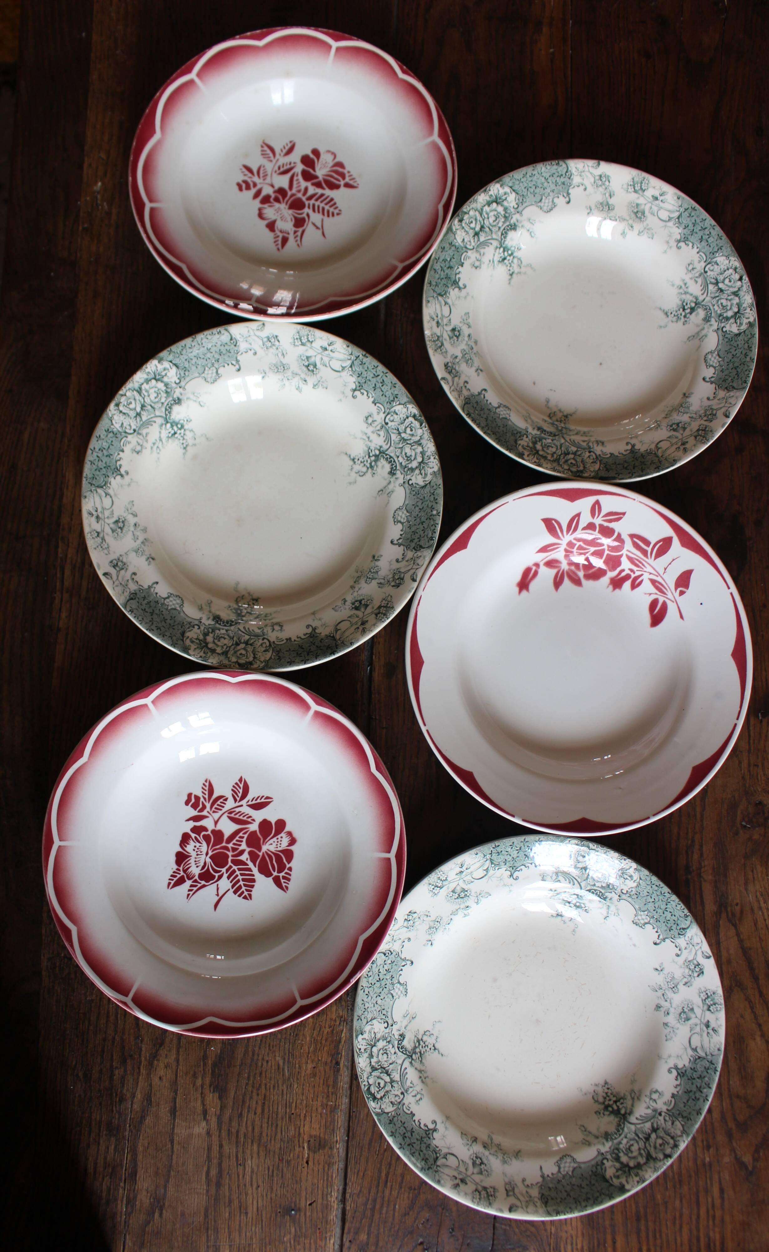 6 deep plates Marsac red Digoin Terre de fer green