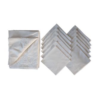 Embroidered tablecloth and 12 towels