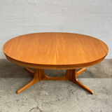 Baumann oval table