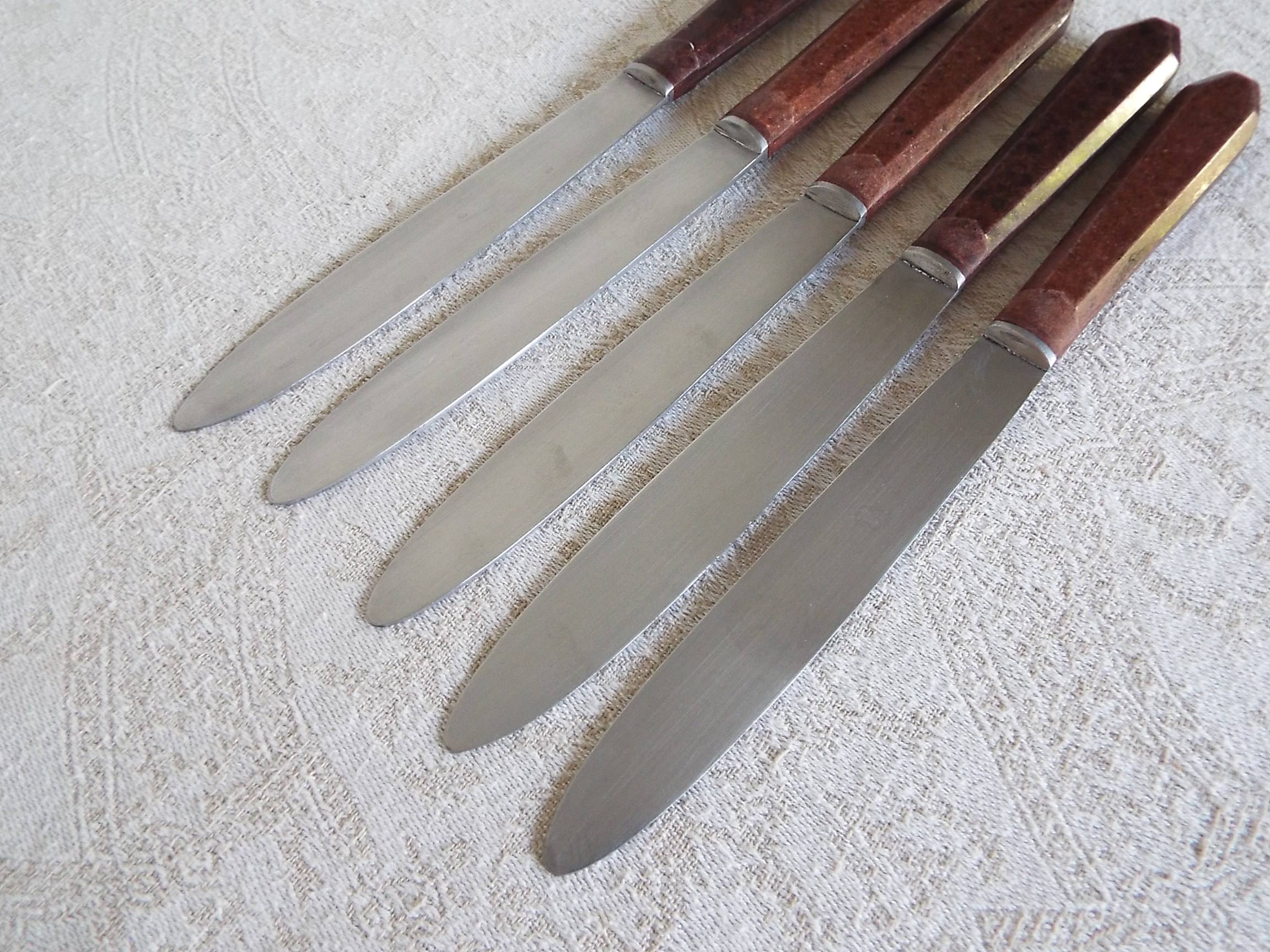 10 1940s bakelite knives