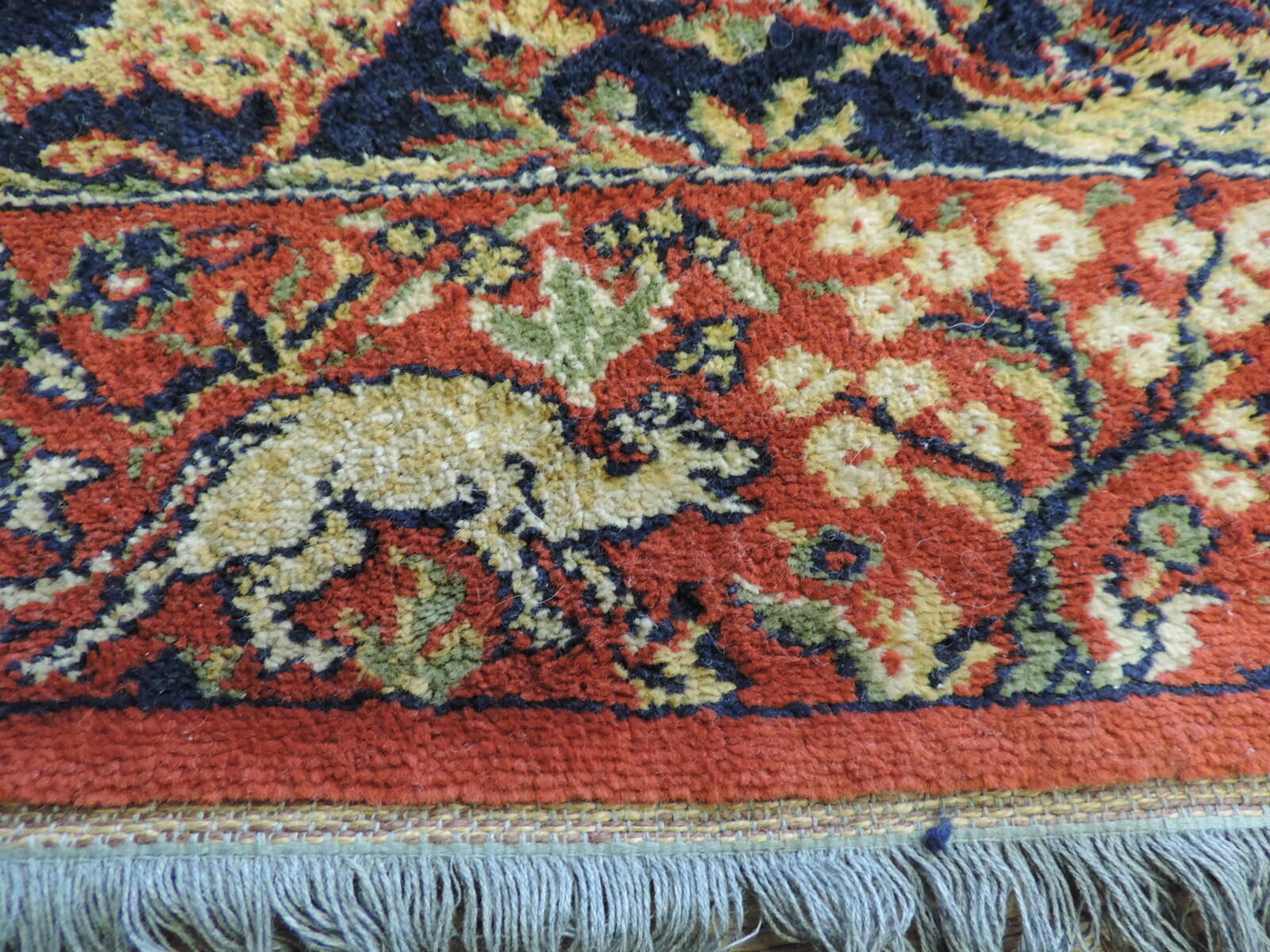 Tapis d'orient en laine fait main
