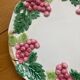 Assiette barbotine raisin FG