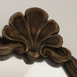 Gilded wooden mirror with shell decoration