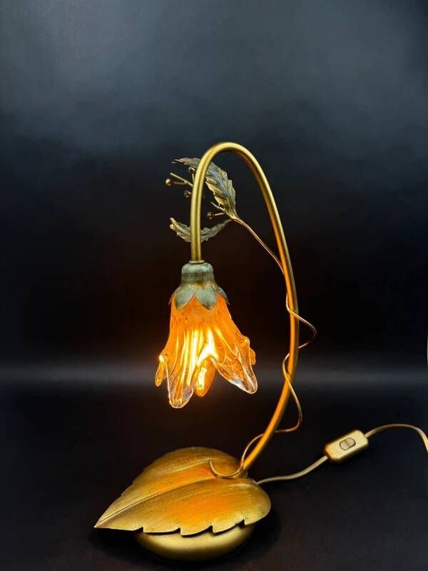 Masca Italy floral lamp, gold metal and blown glass