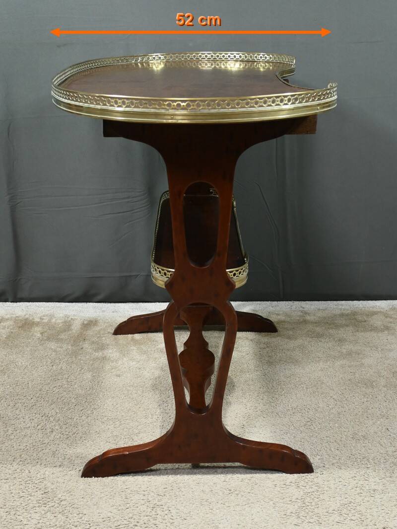 Kidney Table in Speckled Mahogany, stamped “L'escalier de Cristal” – Late 19th Century