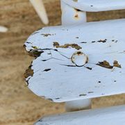 Ensemble de 5 chaises blanches en bois