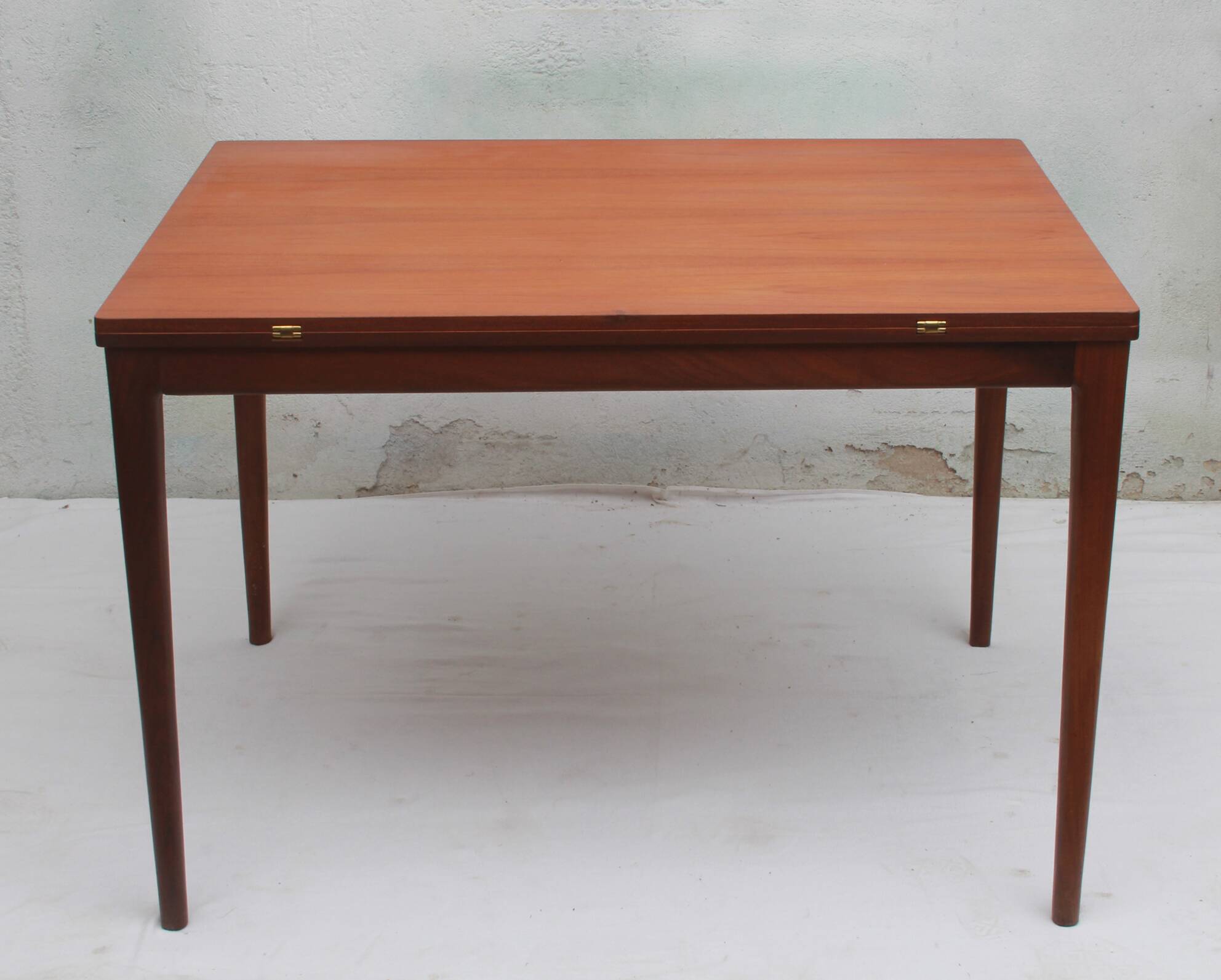 1960s dining table in teak
