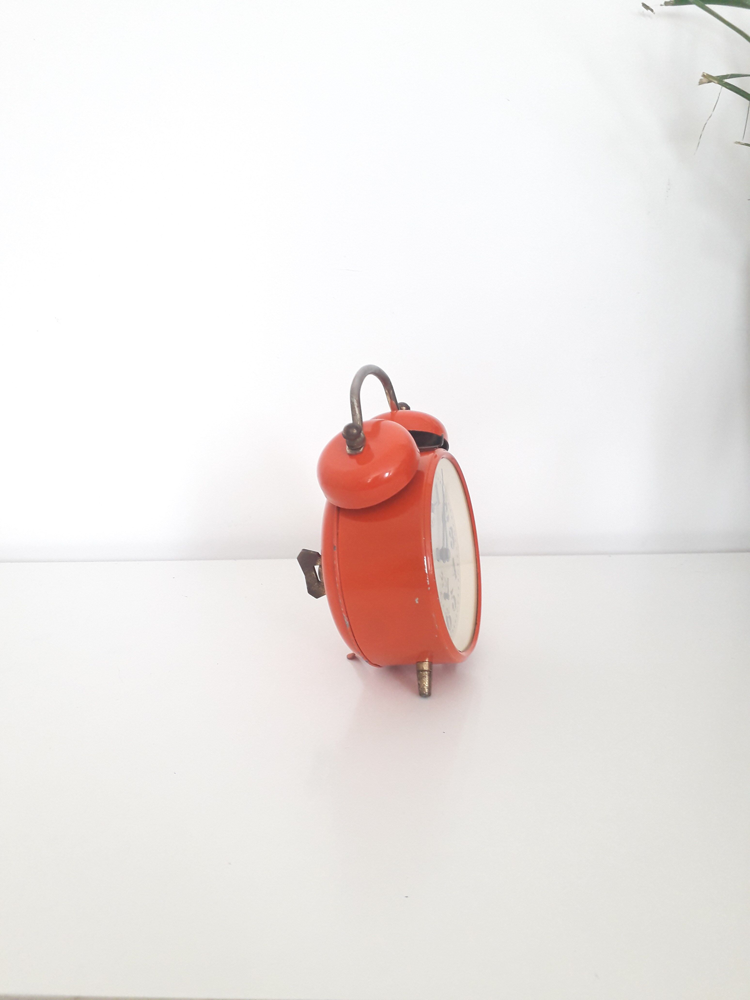 Old mechanical alarm clock JAZ CLIBIC - Orange lacquered metal - 1970