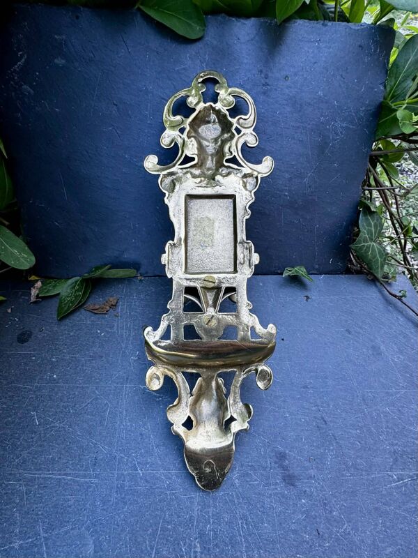 Porte revues en laiton baroque ancien porte allumettes mural en laiton