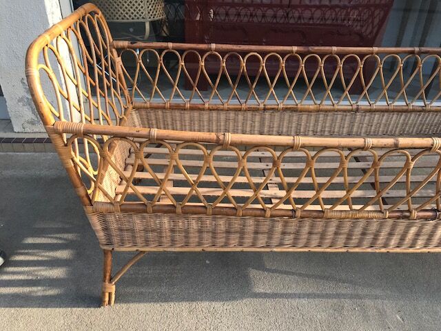 Rattan bed