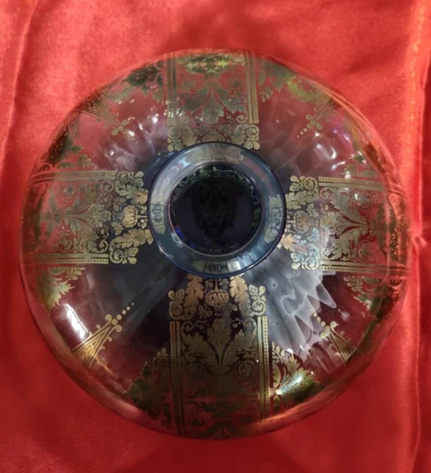 Pot-bellied crystal vase with bronze decorations, Art Nouveau period, circa 1900