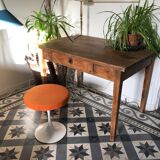 Farm table