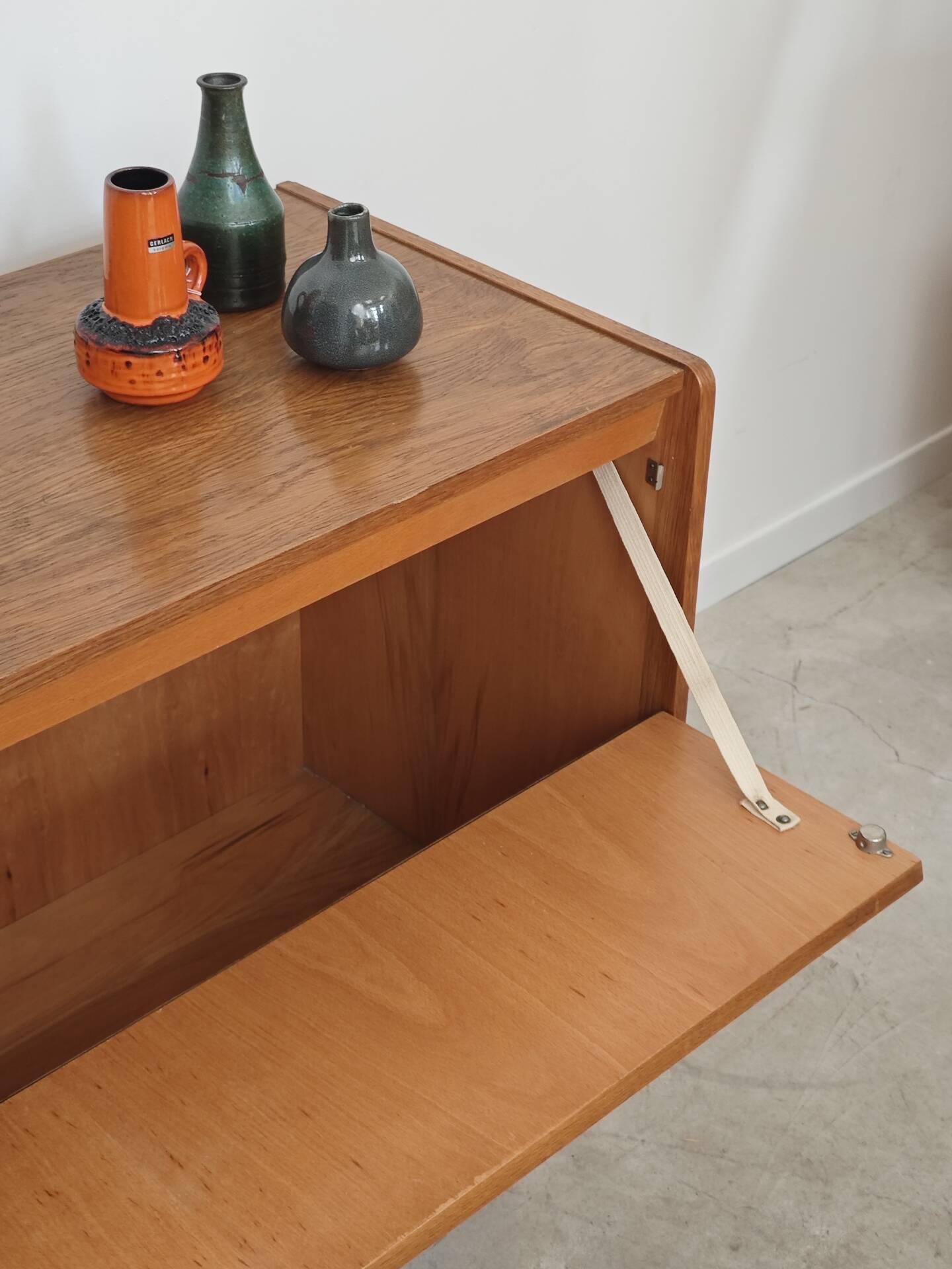 Coffre rangement / mini bar U459 par Jiri
Jiroutek pour Interier Praha