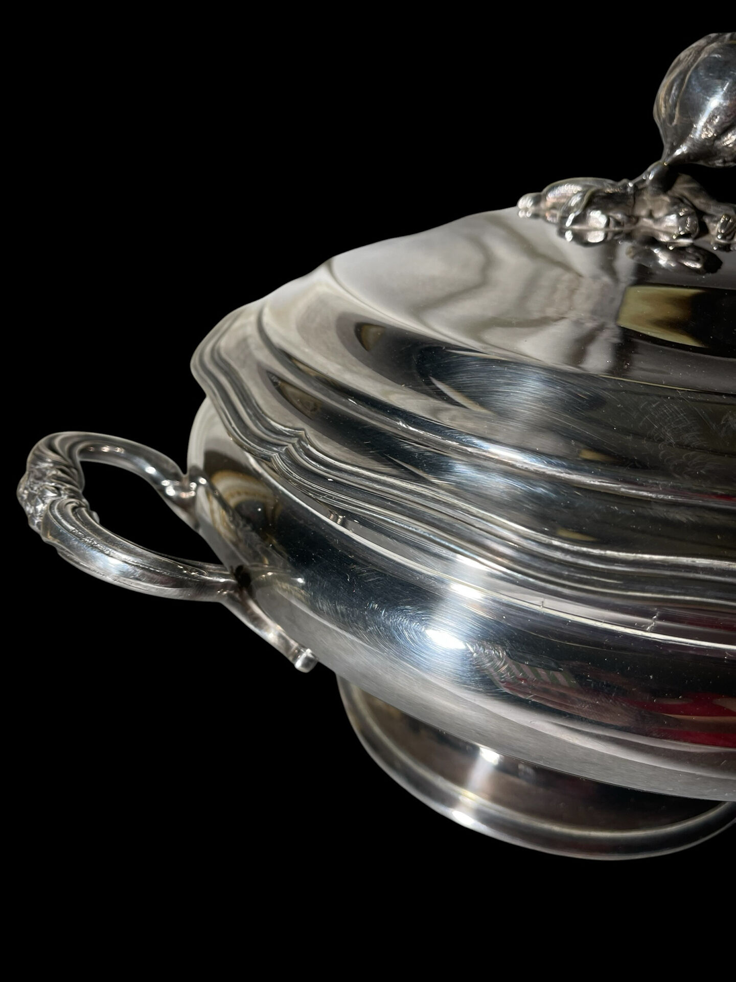 Antique silver-plated soup tureen – Late 19th century