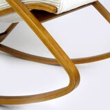 Fauteuil à bascule en contreplaqué restauré du milieu du siècle par L. Volak pour Drevopodnik Holesov, années 1960