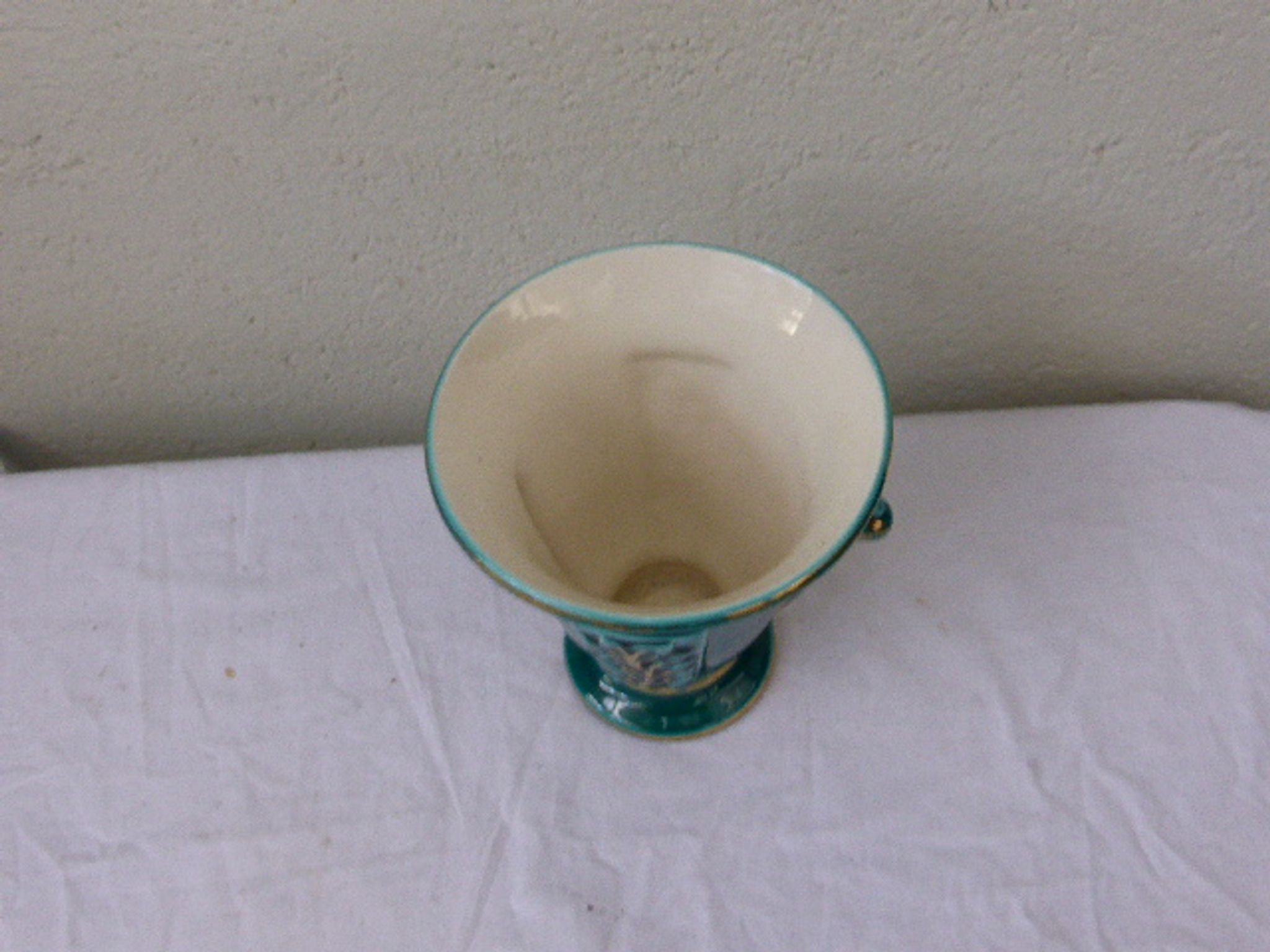 Vase amphore en céramique émaillée verte