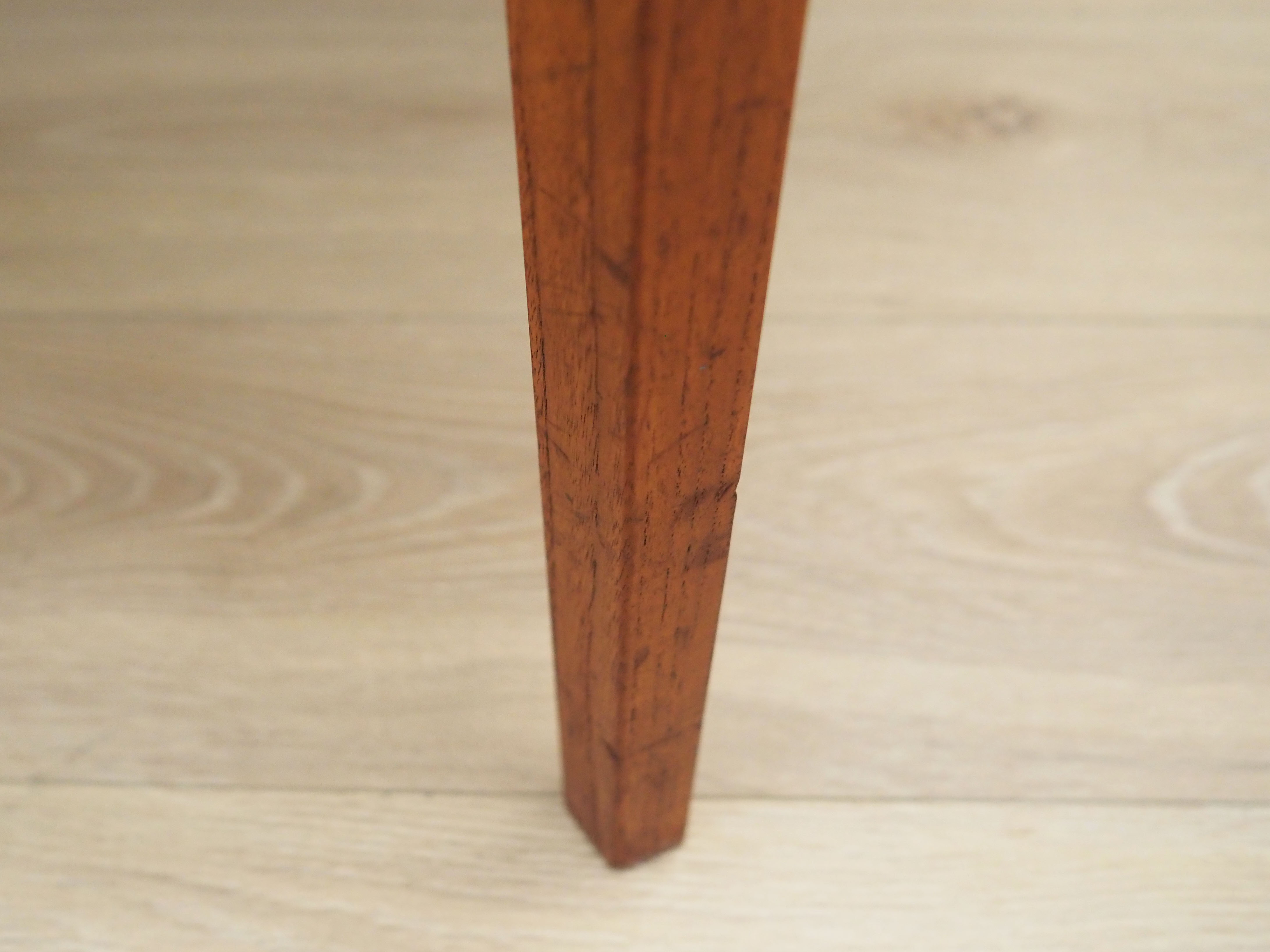 Table en teck, design danois, années 60, fabriquée au Danemark