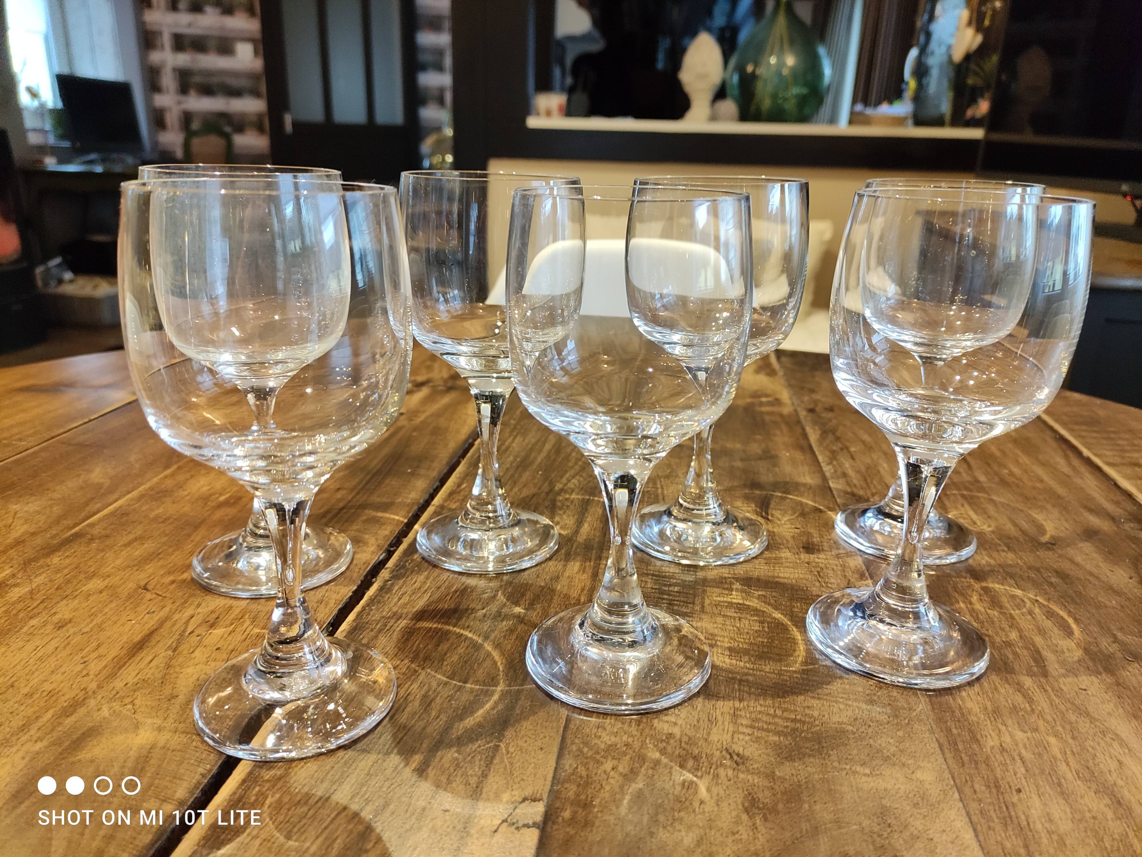 Lot de 7 verres à vin vintage en cristal