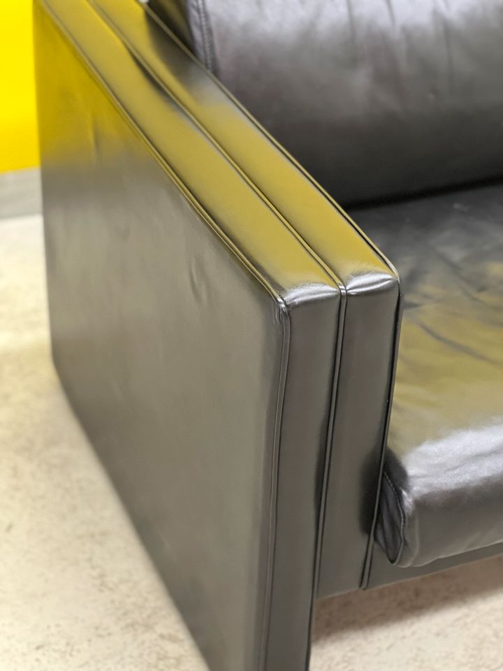 Walter Knoll Studio Line Series black leather 2 seater sofa designed by Jürgen Lange