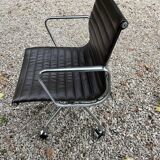 Herman Miller Office Chair – Executive Model from the Aluminum Group