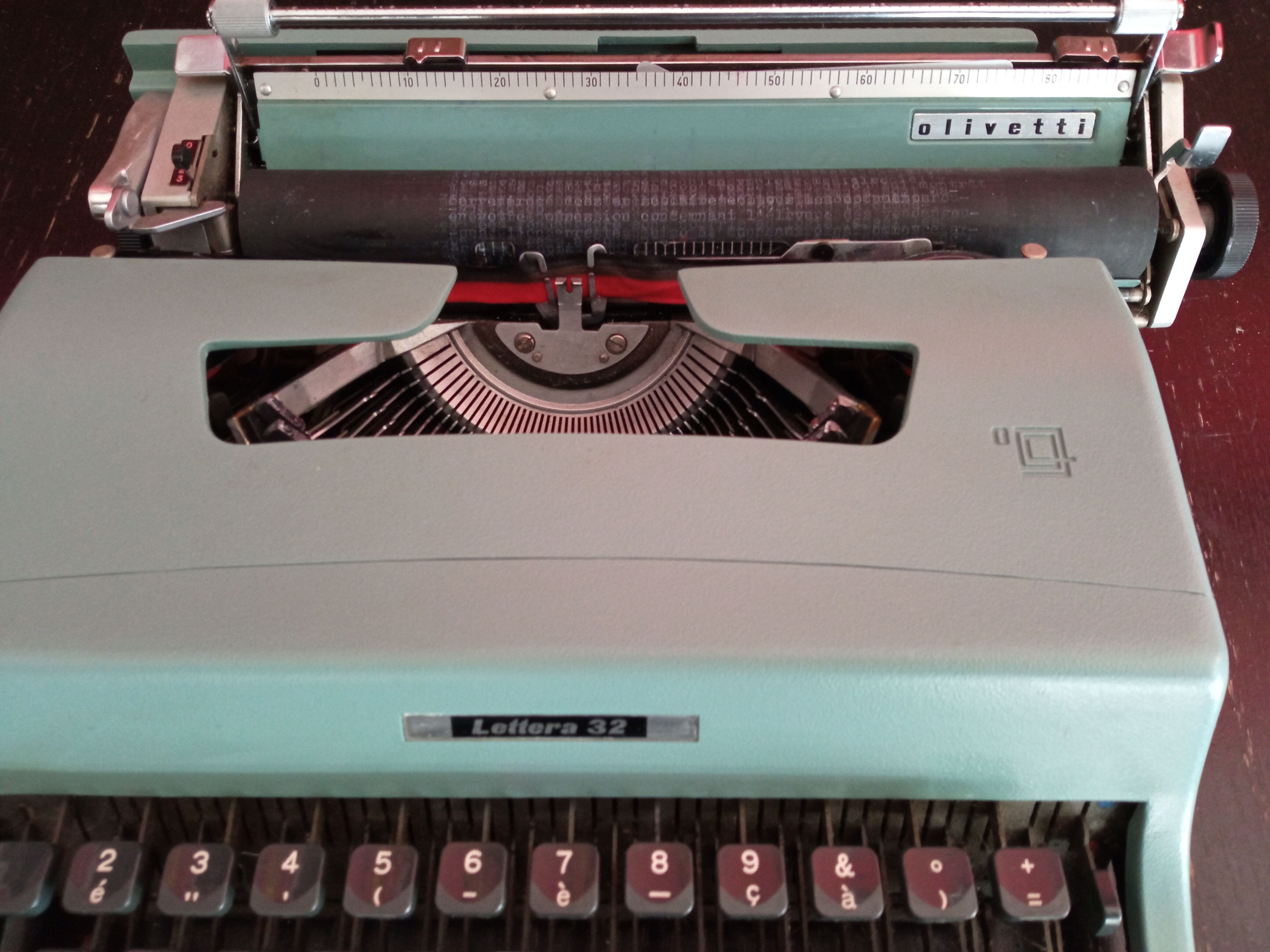 Olivetti Lettera 32 Typewriter