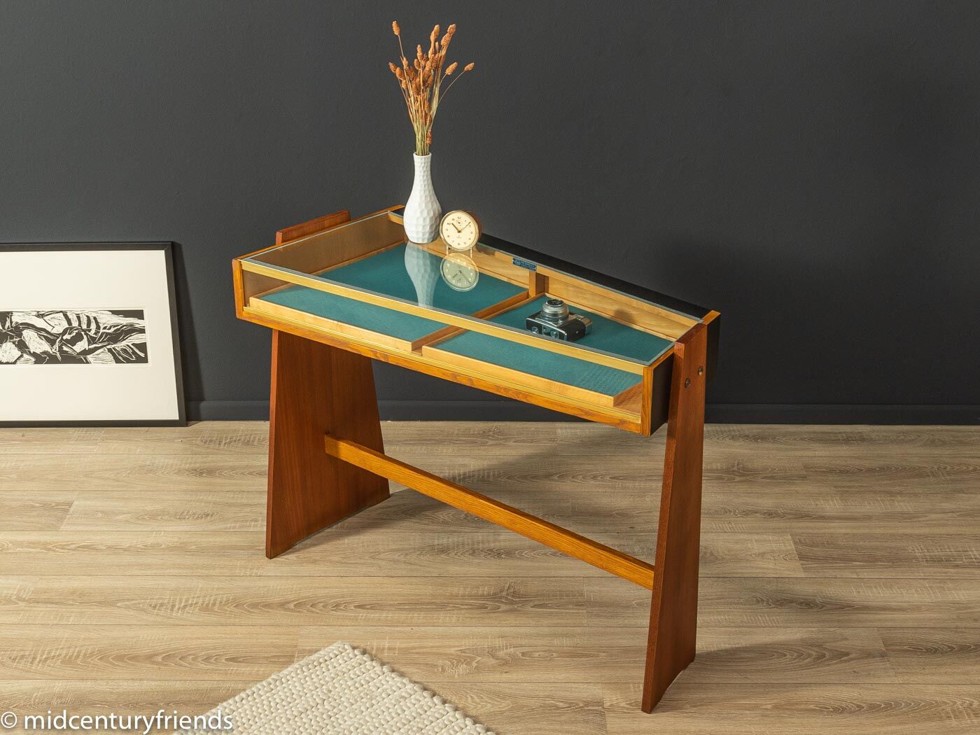 Charming Jewellery Showcase