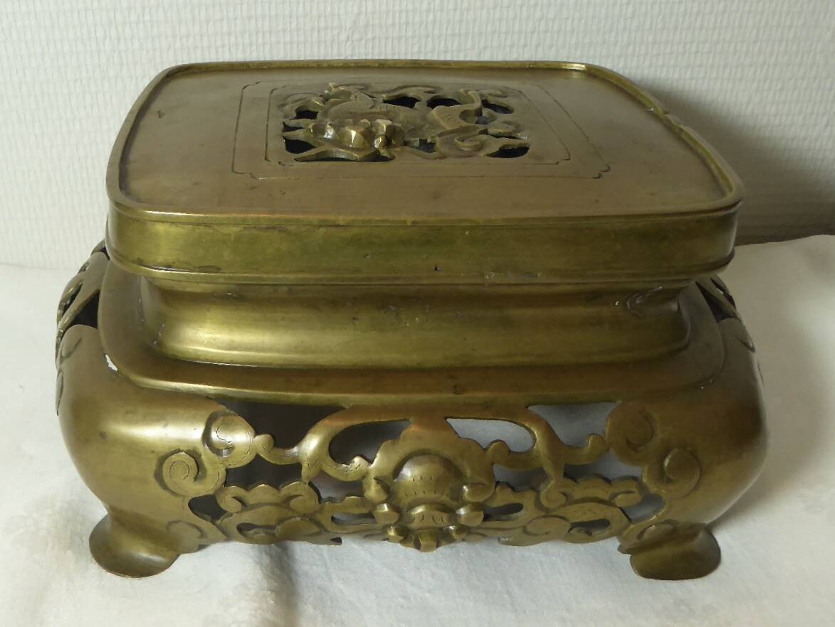 Asian bronze footrest