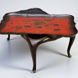 Low table in chinese black and red lacquer from the 19th century with independent tray