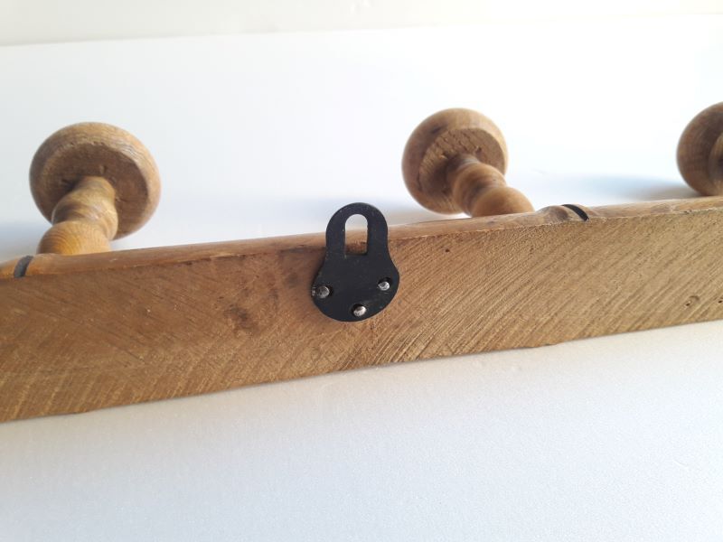 Wooden wall coat rack with 5 hooks