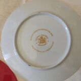 Set of four retro dessert plates in shades of red