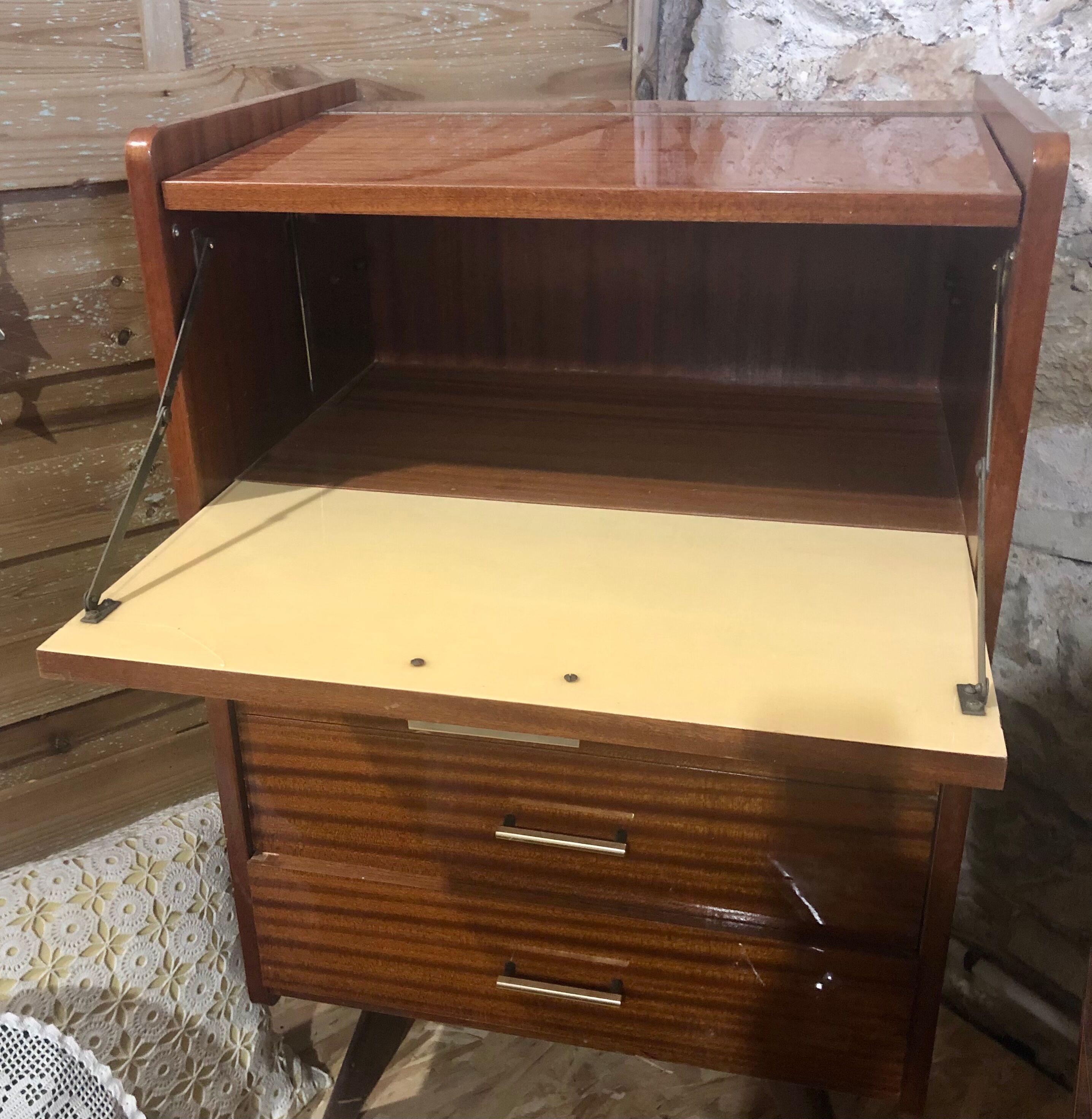 Varnished dressing table