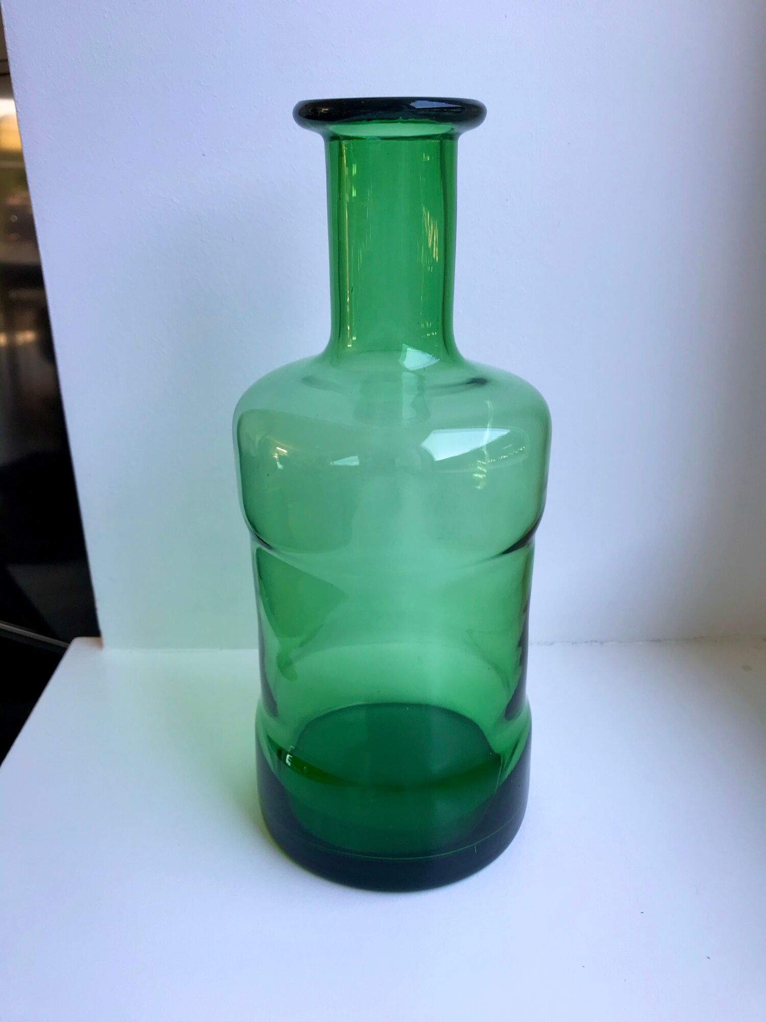 Set of a decanter and 6 glasses colored green bottle 70s