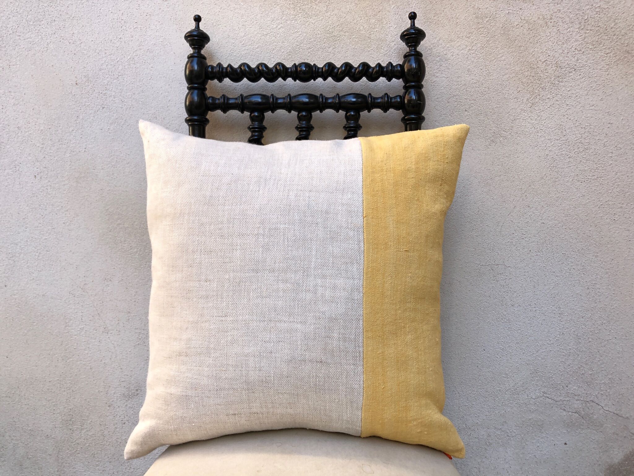 Yellow upcycled cushion "daffodil" - 50x50 cm -linen & hemp & canvas