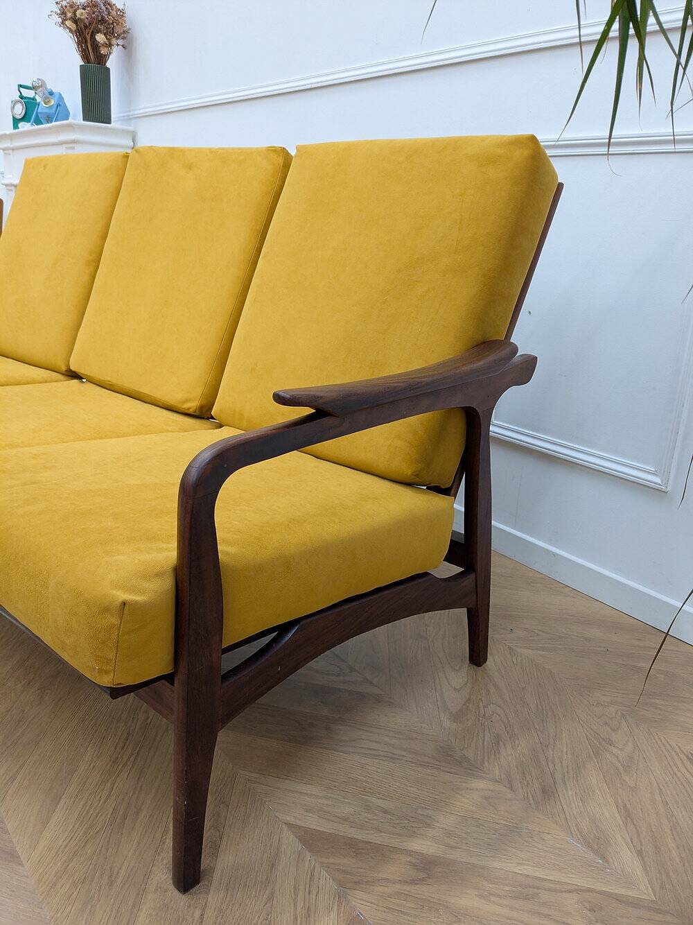 Canapé scandinave retapissé vintage teck