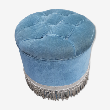 Pouf en velours bleu avec assise capitonnée