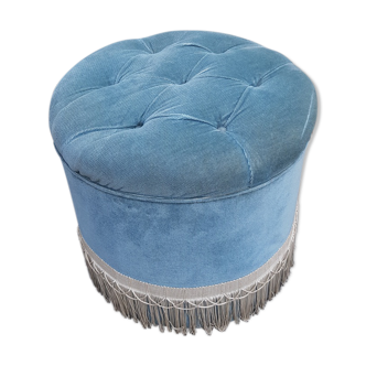 Pouf en velours bleu avec assise capitonnée