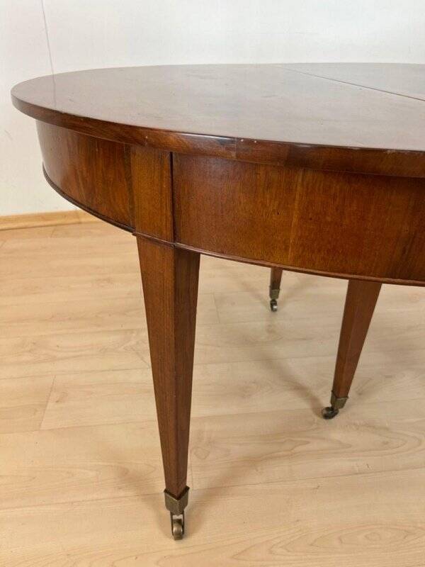 Swiss Biedermeier Extendable Dining Table in Walnut and Brass, 1820s