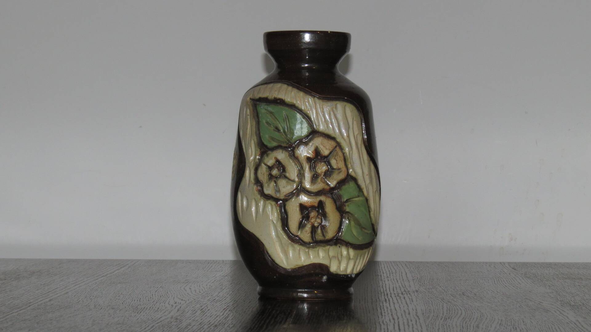 Losson 50's sandstone vase with double flower decoration