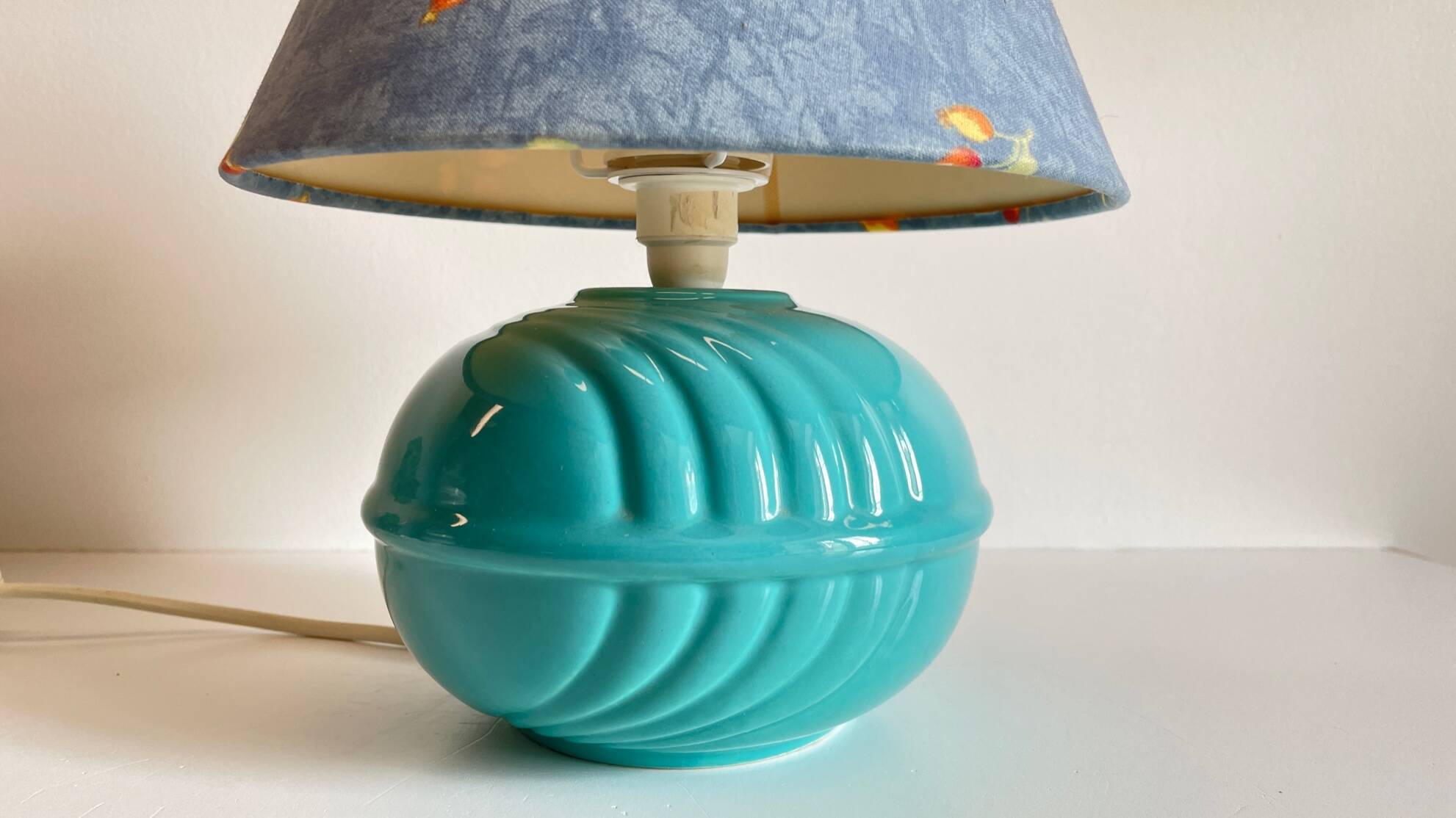 Lampe boule en céramique bleue vintage